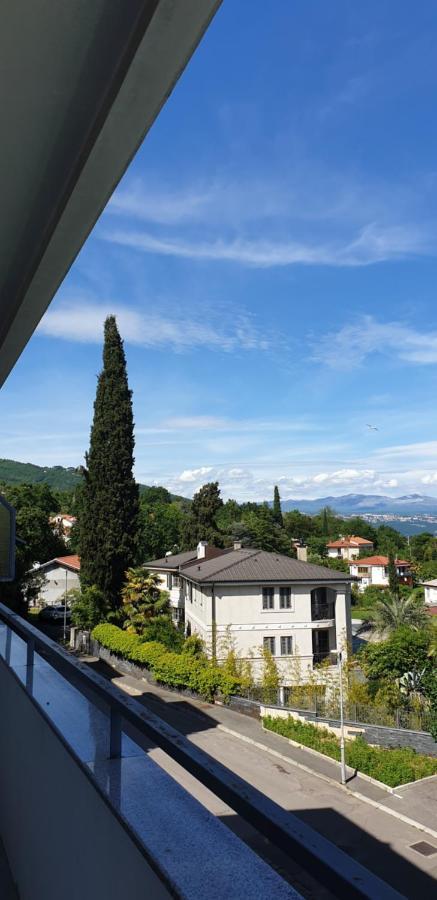 Apartment With Direct Sea View, Free Parking And Close To Beaches And Promenade Lovran Exterior photo