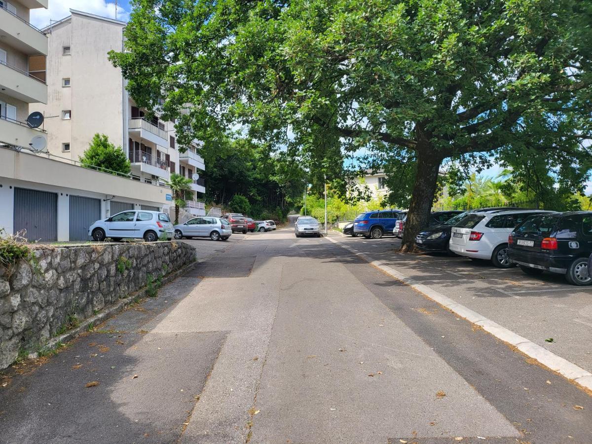 Apartment With Direct Sea View, Free Parking And Close To Beaches And Promenade Lovran Exterior photo