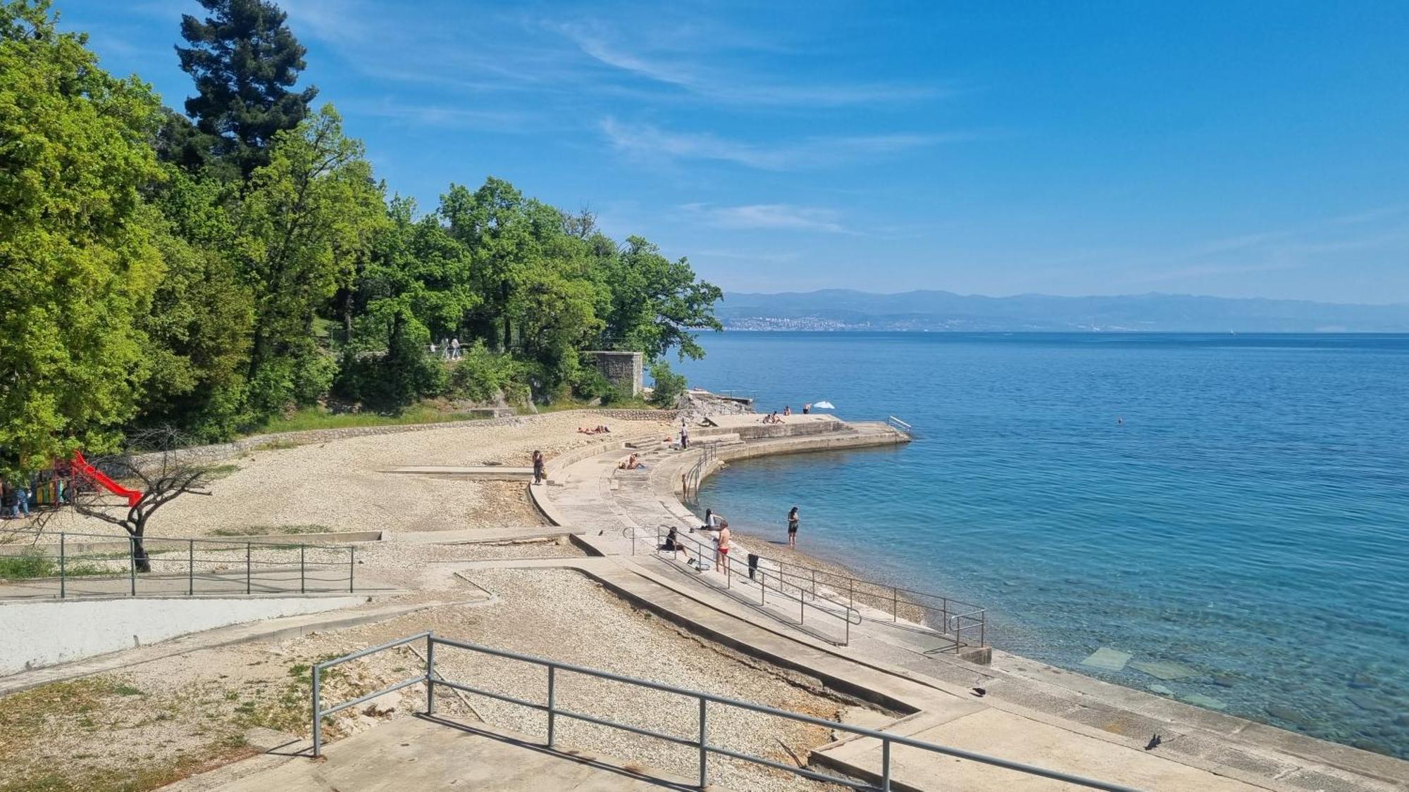 Apartment With Direct Sea View, Free Parking And Close To Beaches And Promenade Lovran Exterior photo